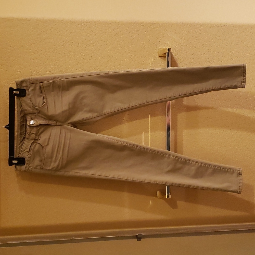 American Eagle Size 2 Tan Stretch Jeggings